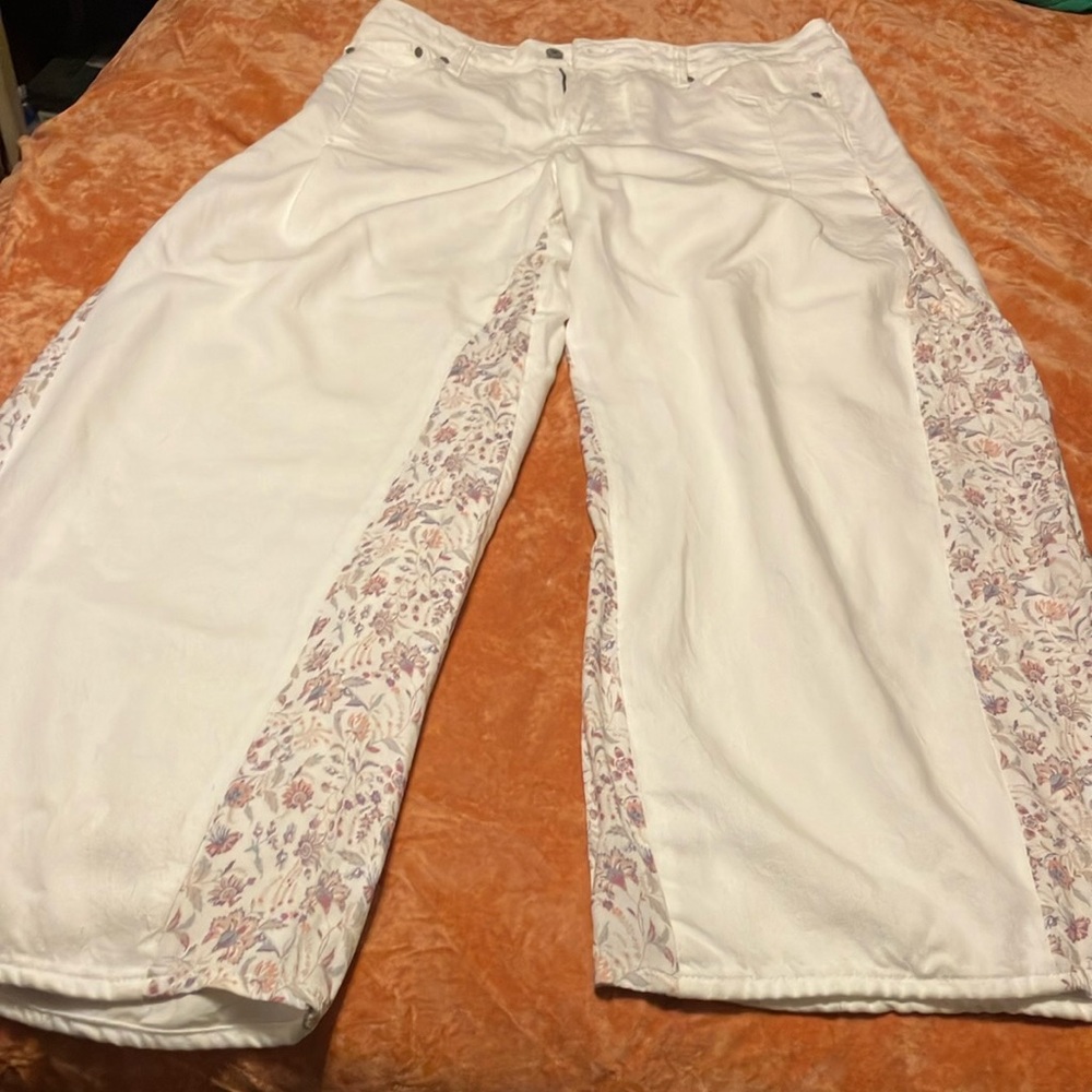 Lucky Brand White Wide Leg Pants with Floral Accents
